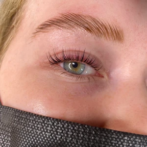 Lashlift och browlift  - Hej, jag gör lashlift och browlift behandlingar i Stockholm (Tyresö). Är självklart utbildad och har certifikat. Finns på instagram: lashesbrowsbyew.  Lashlift: 300 kr Browlift: 300 kr Kombobehandling: 400 kr