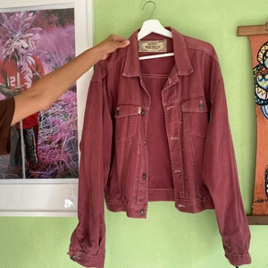 Denim Jakke  - Super flot denim jakke. 