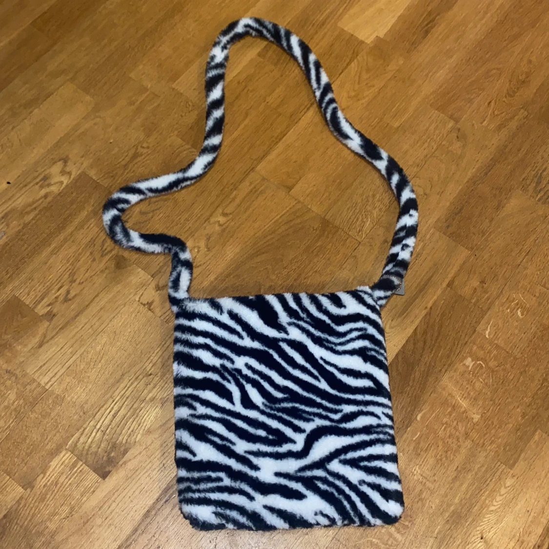 Zebra randig fluff väska - 90