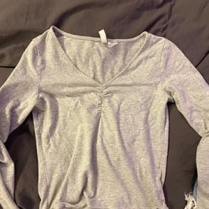 Grå tröja - Söt grå långärmad top från hm, bra skick