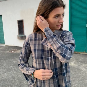 Skall Studio ternet skjorte - Blå terne skjorte fra Skall Studio