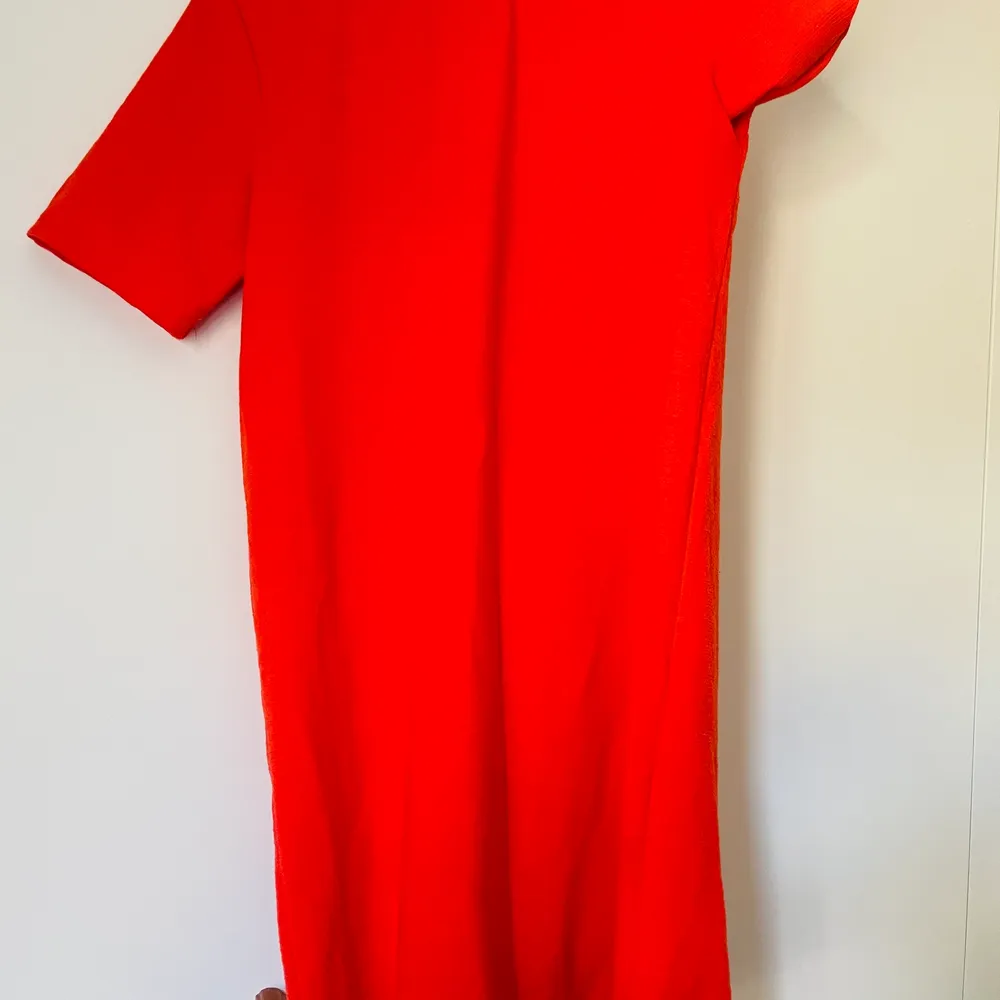 Red short dress. Klänningar.