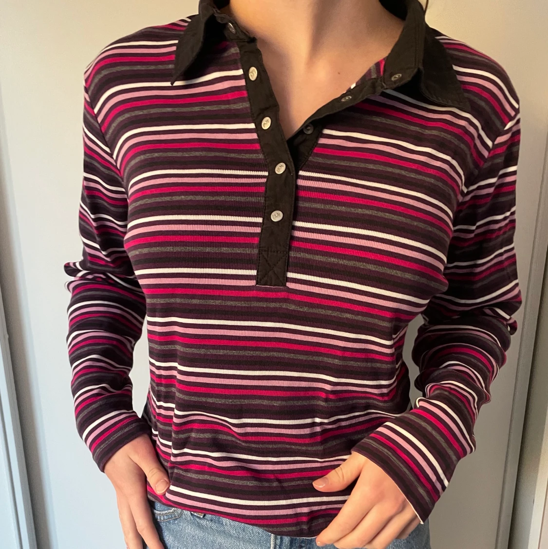 Randig tröja med krage