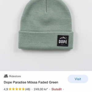 Dope paradise mössa grön - En grön dope paradise mössa som är slutsåld, andvänd 2 gånger så nyskick egna bilder kan fås privat, one size💓