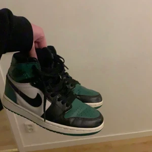 Jordans - Intressekoll på mina fina Jordans i storleken 36,5