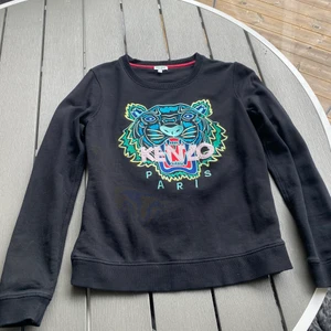  Kenzo tröja Dam S - Felfri kenzo tröja köpt förra året. Nypris 2800 men säljer den för 1000