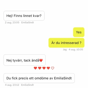 Annons  - Snälla lämna inte omdömen om ni inte köper plagg av mig eller har något specifikt att säga om mig som säljare, det blir orelevant för de som faktiskt vill köpa plagg och även väldigt felvisande 🙏🏼🙏🏼🙏🏼 detta gäller inte bara mig utan generellt, blir så ledsen när jag ser andra säljare som fått negativa omdömen utan att ha gjort något fel, ta hand om er <3