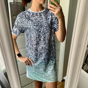 Kort blank klänning. S - Kort blank klänning. S