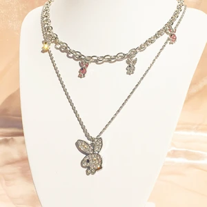 Playboy set - Playboy set, i rostfritt stål, vintage och trendigt, unisex. Halsband set kosta 199kr frakt 25kr. Om ni vill köpa de enskild skriv till mig i pm för enskilda prisar. 