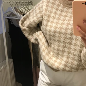 Stickad tröja från HM! - Tröja från HM i storlek L! Köpte fel storlek! Frakten betalar köparen!