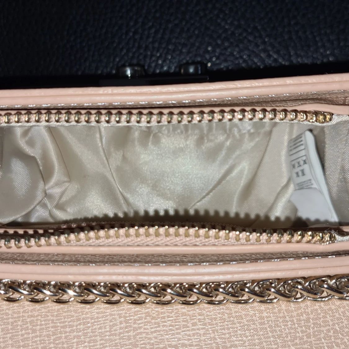 Valentino Väska - 90