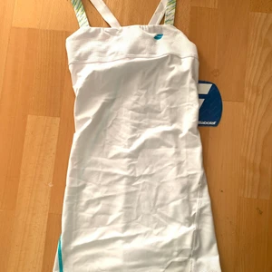 Tennisklänning  - Jättefin tennisklänning tyvärr för liten för mig, prislapp kvar XXS/XS