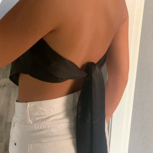 Topp - Sååå fin Silkes topp som man knyter där bak! (Passar de flesta storlekar