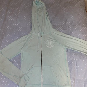 Abercrombie & Fitch Hoodie - Nyskick, knappt använd. Luvan lång modell. 