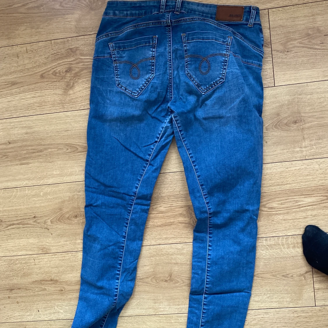 Blåa lågmidjade jeans  - 90