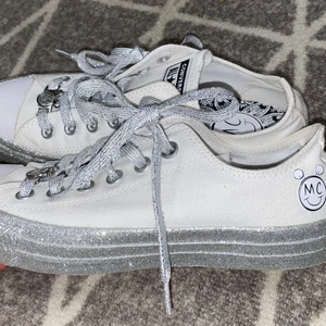 Converse Chuck Taylor All-Star - Hej! Säljer dessa converse💞 De är i nyskick varav bara har använt en gång💞 Har en mjuk sula och är i cond: 9,5/10