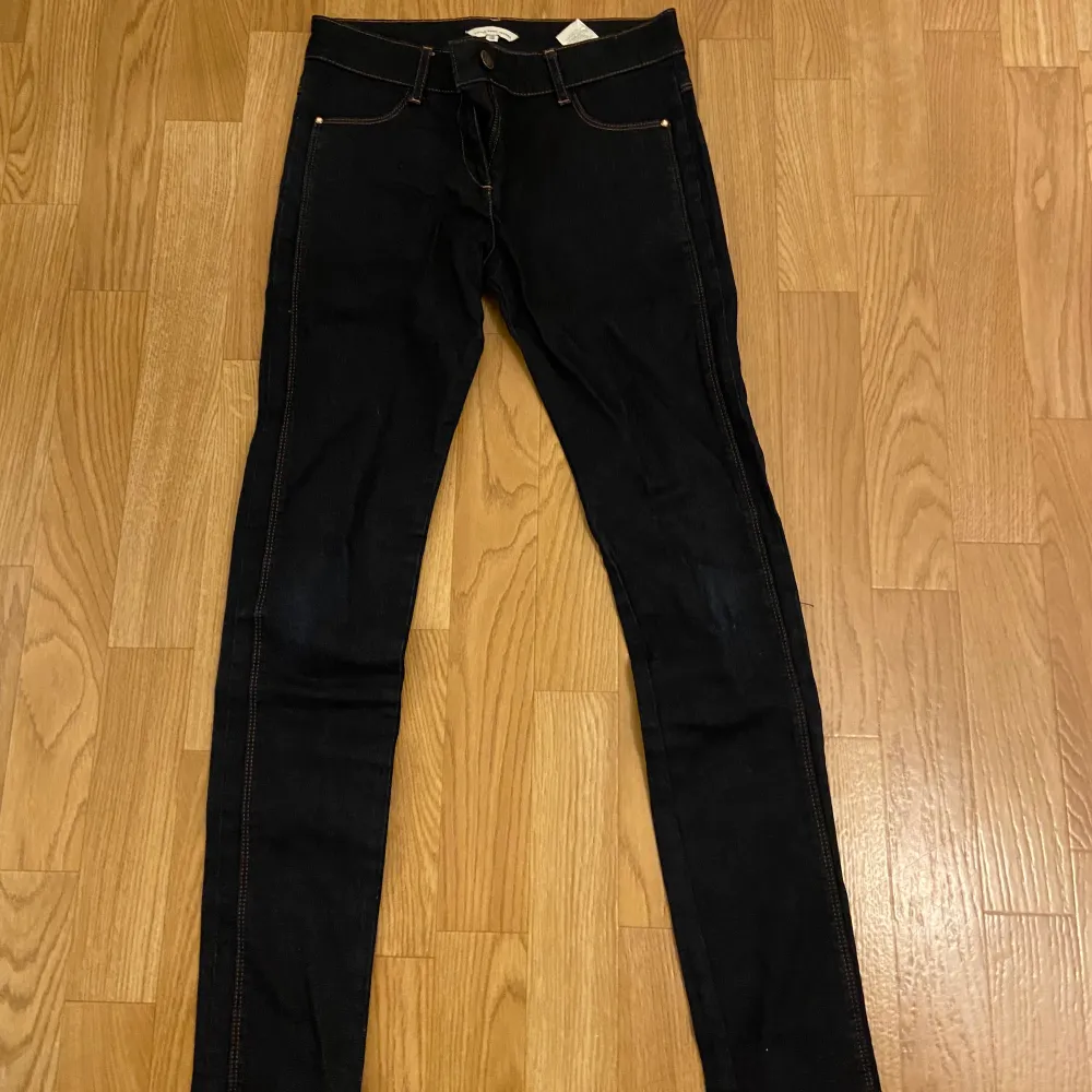 Ett par jätte snygga vintage Marc Jacob jeans som är skinny fit. Nypris 1000. Pris kan diskuteras. 💞. Jeans & Byxor.
