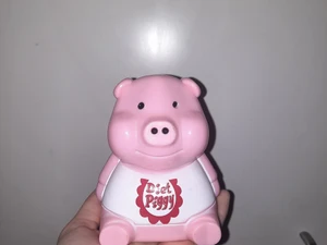 Låtande gris - Denna kan man ställa in i ett skåp och när du öppnar det så låter den. Den är av plast