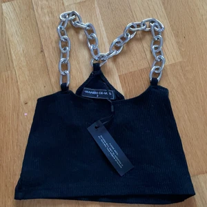 Topp  - Svart topp/limen ifrån Maniére De Voir. Aldrig använd, prislapp kvar.