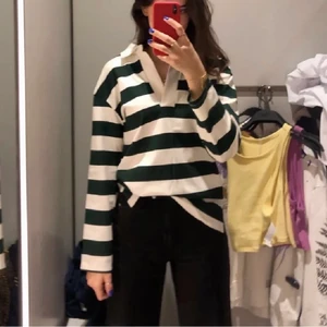 Zara tröja - Randig tröja från zara. Älskar den men använder inte längre🤗