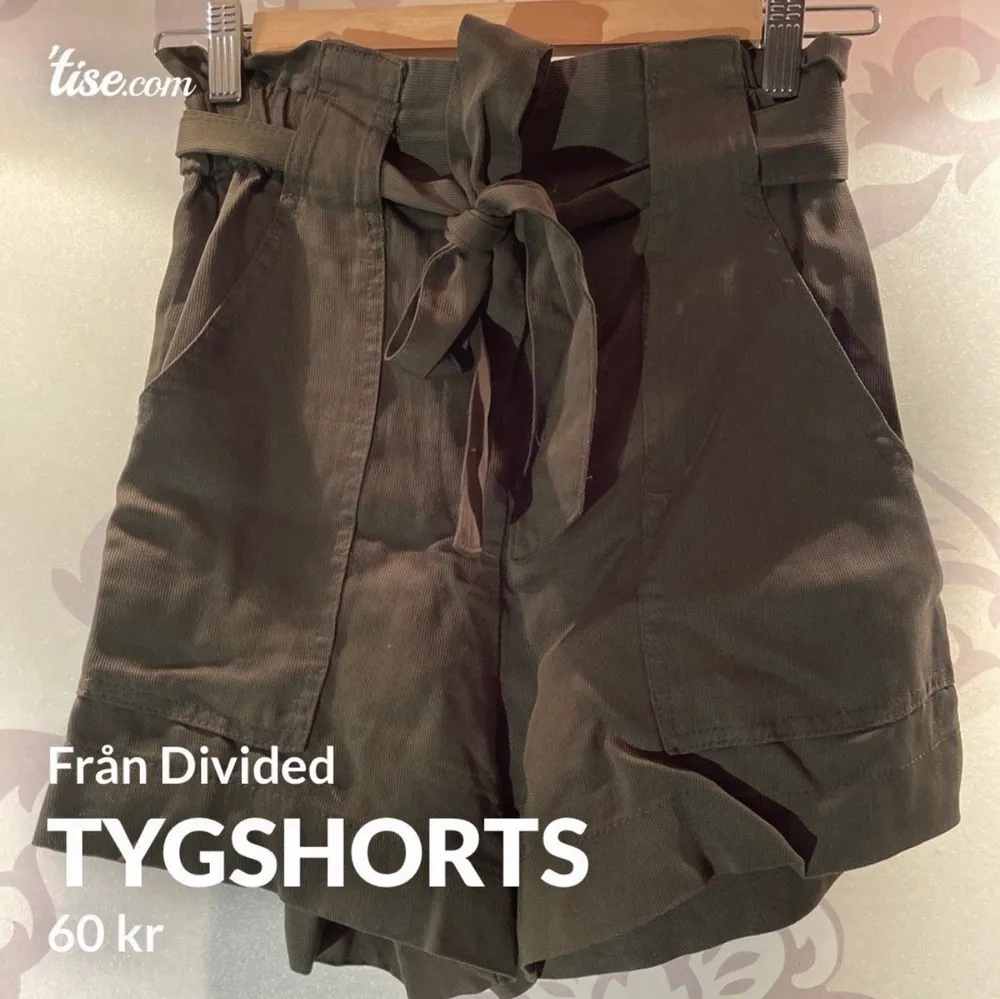 Fina tygshorts från H&M strl 34. Nästan aldrig använda, fint skick. Säljes pga att de tyvärr blivit för små.. Shorts.