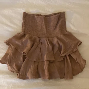 Kjol strl Xs - Jättefin kjol i storlek Xs. Har endast testat, säljer då den inte passade. 🖤