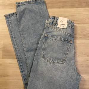 Superfina jeans från zara som är helt nya med lapp kvar, 150 kr plus frakt. 