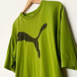 Skitsnygg vintage puma T-shirt. Fri frakt inom Sverige 