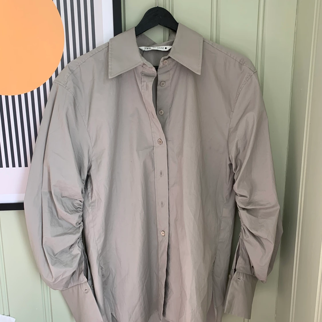 Grå skjorta från Zara - 90