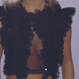 Snyggaste Toppen - Svin snygg top i från NAKD. Använd en gång och köpt för 399 kr!💕 Storlek S