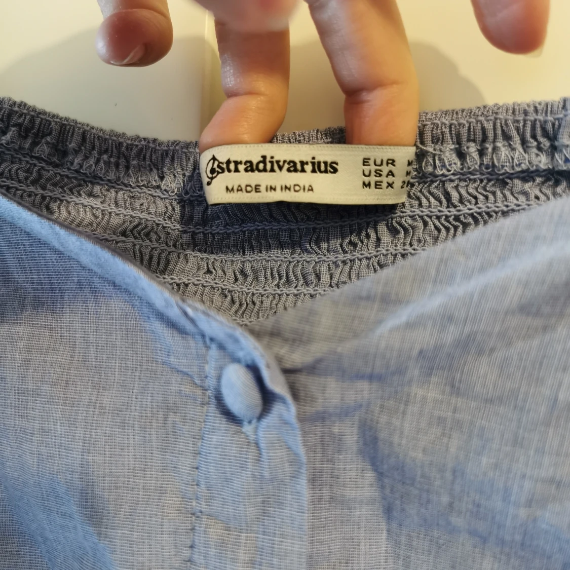 Kort topp med puffärm och smock  - 90