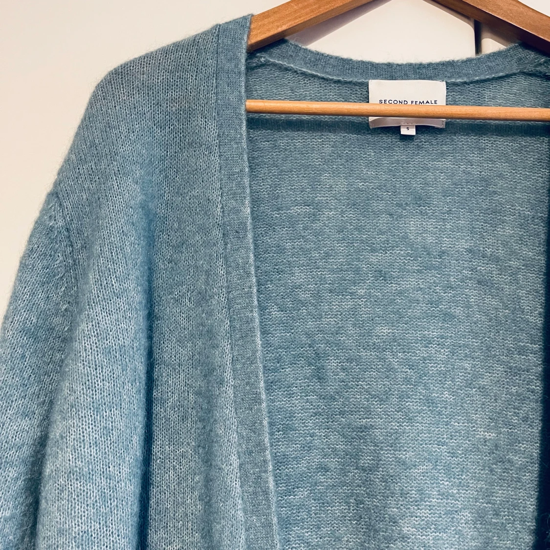Stickad kofta från Second Female - 90