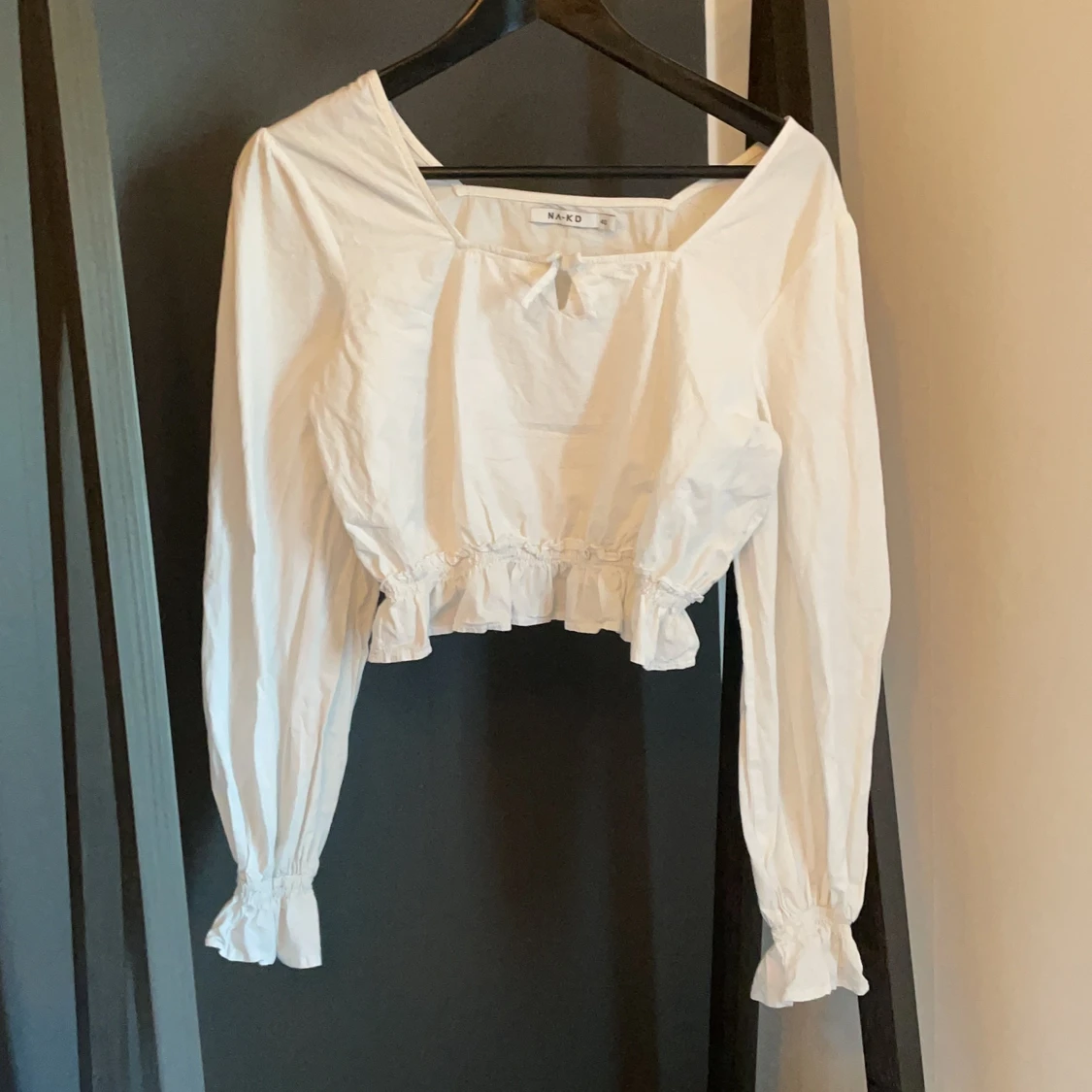 NA-KD långärmad croptop - 91