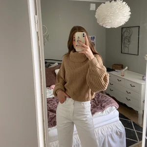 Stickad tröja - Super fin kabel stickad tröja från NAKD. Säljer då den inte kommer till användning! Köpt för ungefär ett år sen och tror inte den säljs längre:) nästan oanvänd