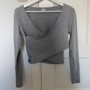 Omlott tröja  - Superfin omlott tröja, storlek xs. Frakten ingår ej i priset 