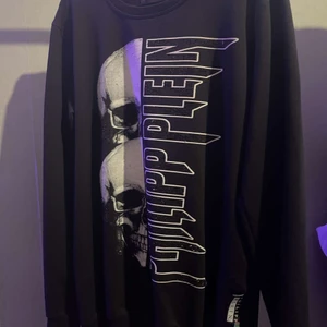 pp  tröja  - 2 år har jag haft den men villl bli av med den 