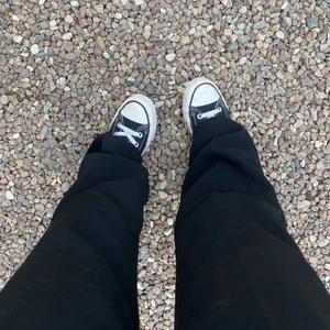 Kostymbyxor - Kostymbyxor från hm i storlek 36. De är väl använda och därför lite noppriga :) 