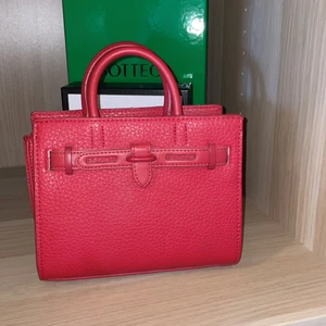 Väska  - Väska från mango. Säljer för 45kr + frakt