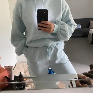 Hanna Schönberg’s mjukisset storlek M - Superskönt och fint mjukisset från Hanna Schönberg säljes. Använt ett fåtal gånger. I fint skick. 650:- för hela setet inklusive frakt. 