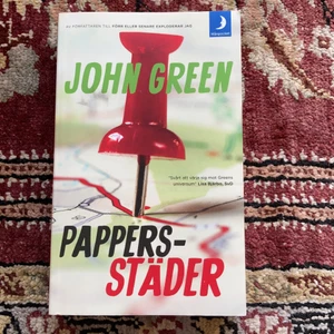 Bok av John Green - ”Pappersstäder” av John Green. Gott skick. Läst en gång. Pocketbok. 