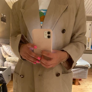 Kavaj från Chaus - Oversized kavaj som endast använts ett fåtal gånger. Säljer pga att den aldrig används.