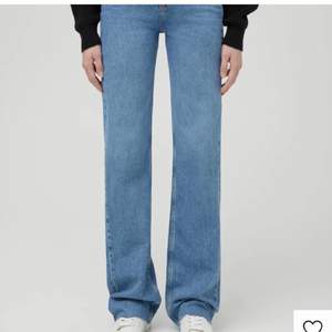 Blåa jeans från pull and bear, 10/10 i skick💗