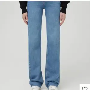 Blåa jeans från pull and bear, 10/10 i skick💗