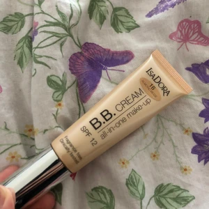 Isadora BB cream  - Isadora BB cream i färgen 16 almond beige