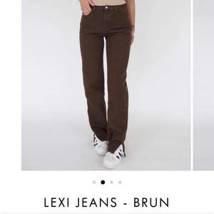 Så snygga, bruna venderbys jeans i storlek xs. Slits på byxänden. Säljer då jag beställde ett annat par jag gillade mer.