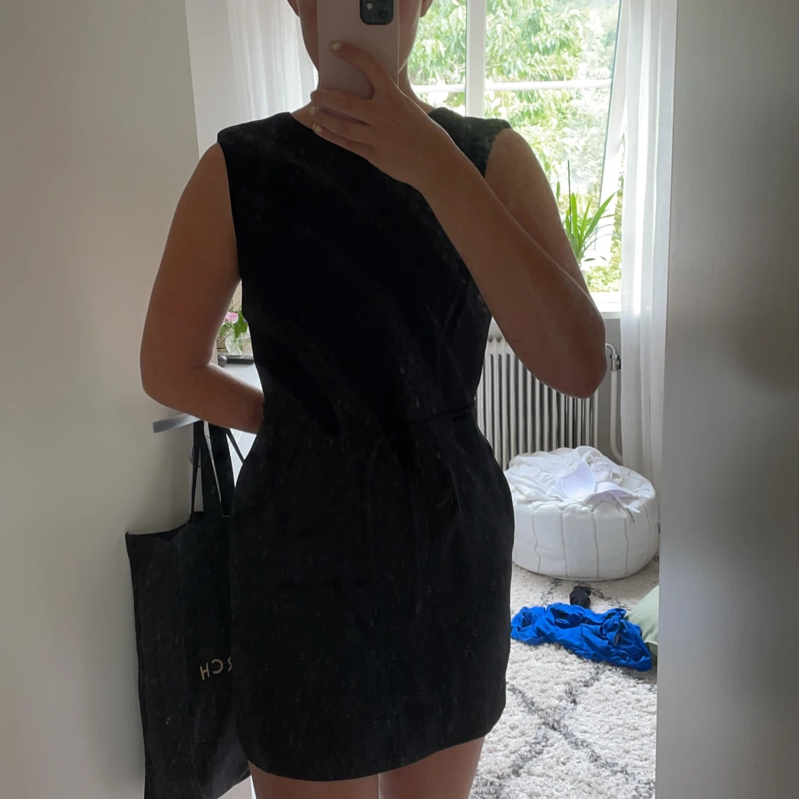 Svart miniklänning från Armani Exchange