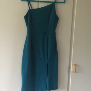 Nelly NLY klänning strl S - Köpt 2020 och aldrig använd, strl S och köpt från Nelly.