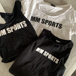 3 toppar från mm sports  - Ett linne, ett linne med hög krage och en vit t-shirt som är croppad. Alla för 150kr, en för 70kr