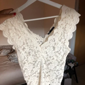 Spets topp - Jättefin spets topp från zara i strl S, bra skick!