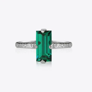 Ring - Använd 1 gång. Köpt för 400 kr. Går att ställa in storlek på